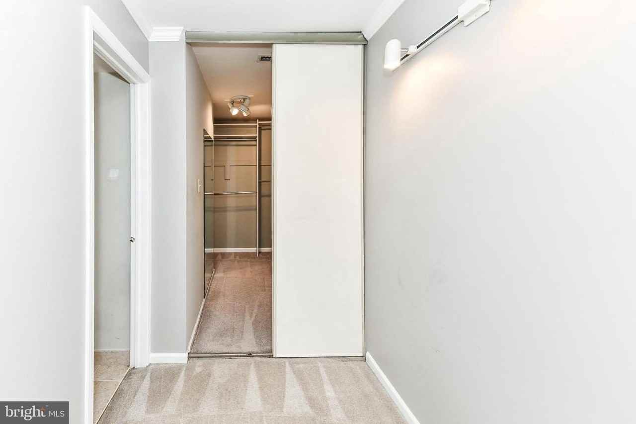 2954 Yarling Ct #2954 - Photo 7 of 43