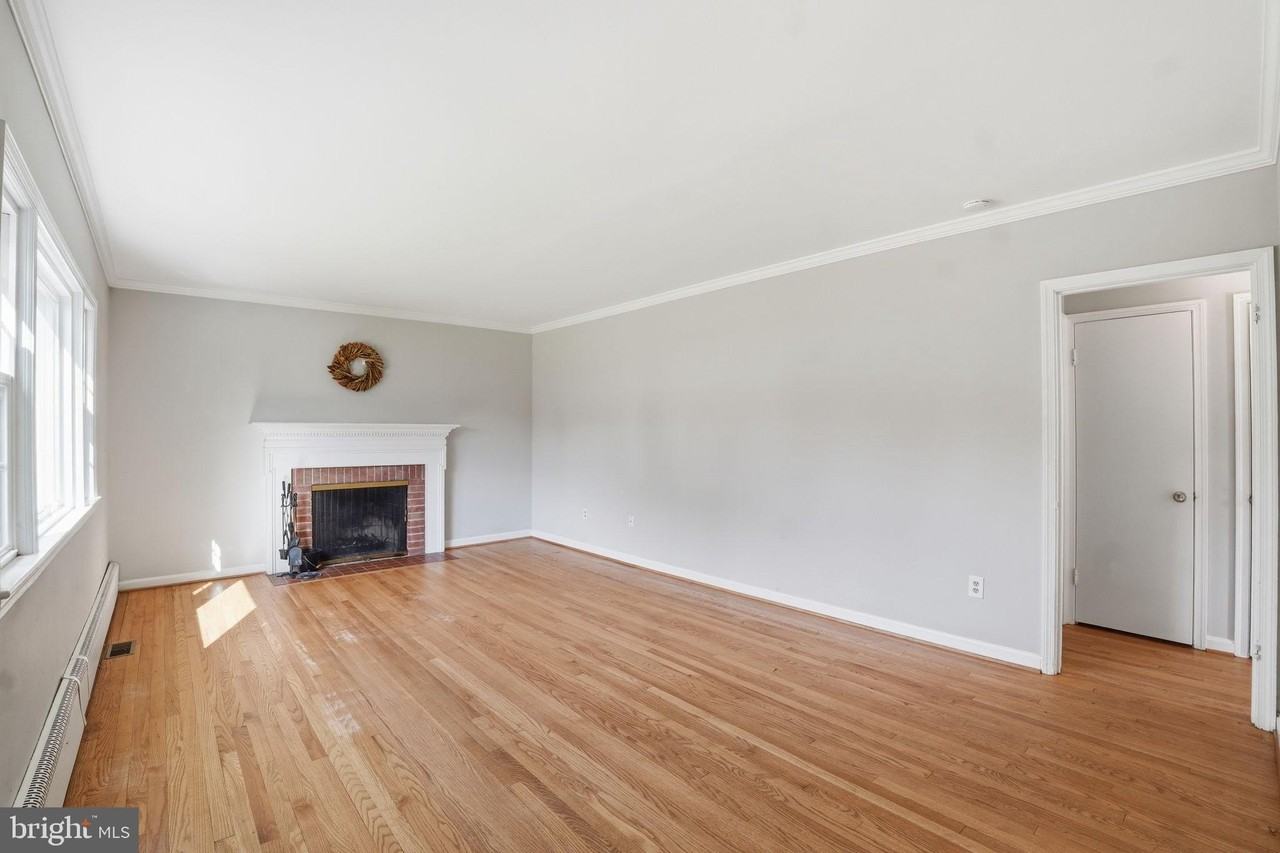 2913 Cleave Dr - Photo 5 of 25