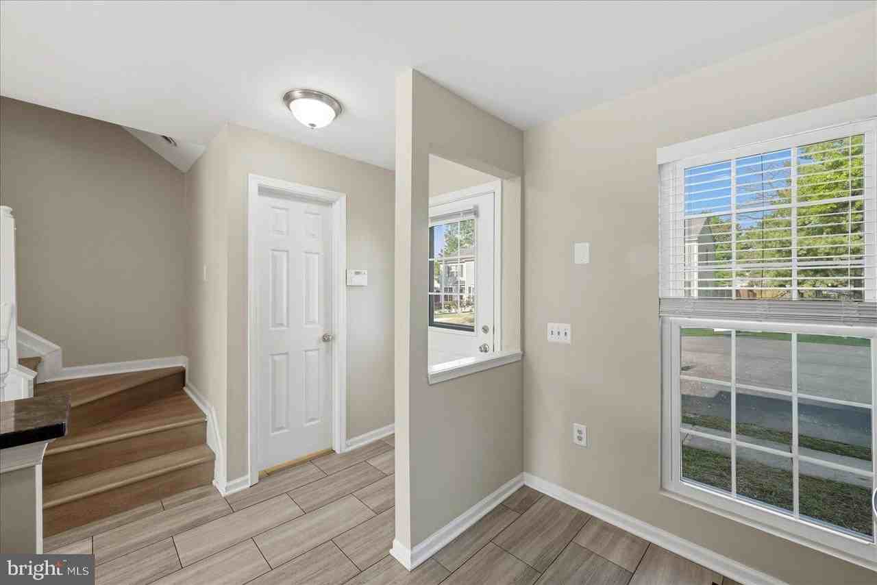 6562 Old Carriage Ln - Photo 2 of 29