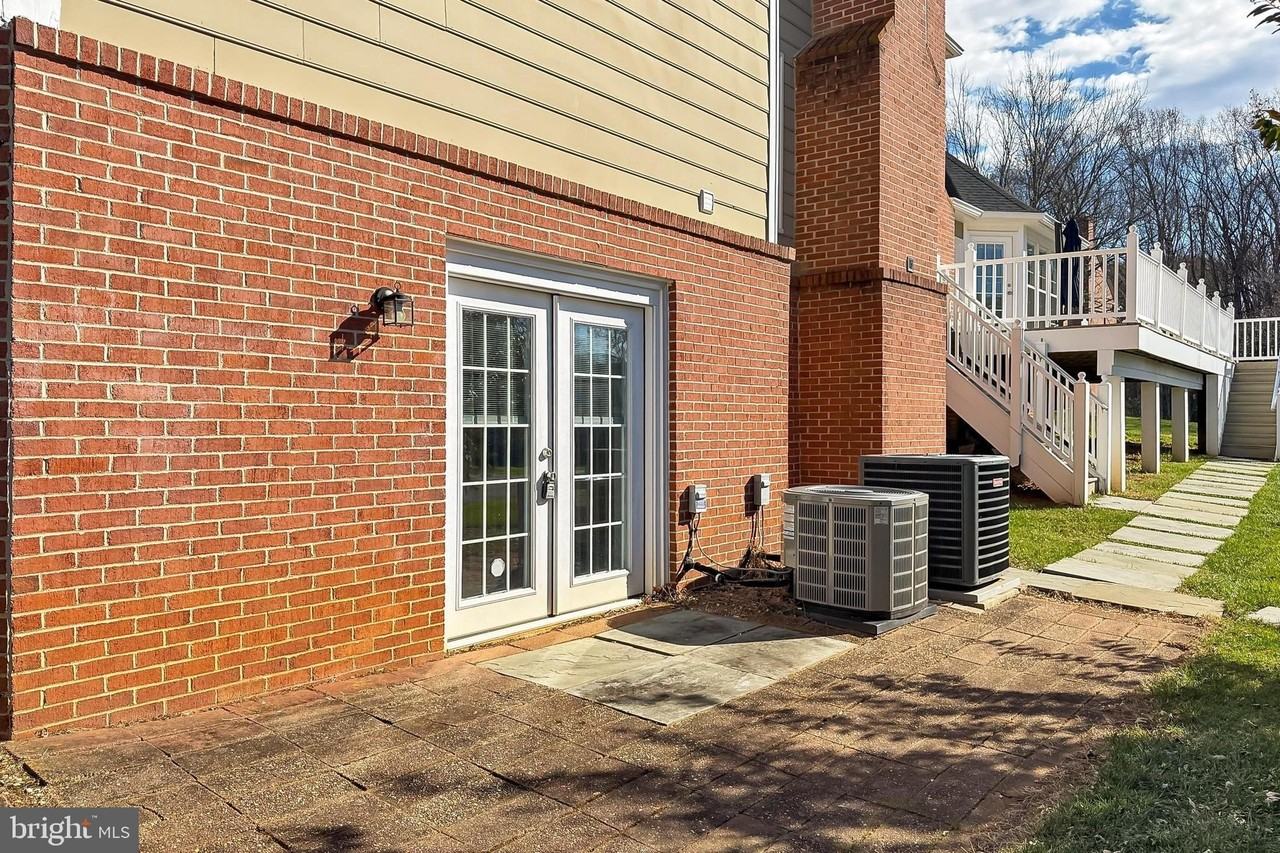 1300 Pinstripe Ct - Photo 3 of 28