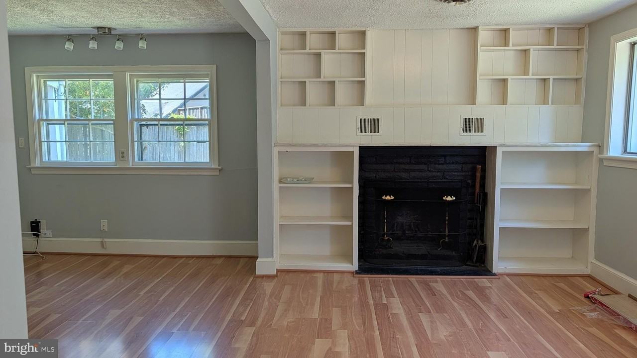 6497 Windham Ave - Photo 5 of 17