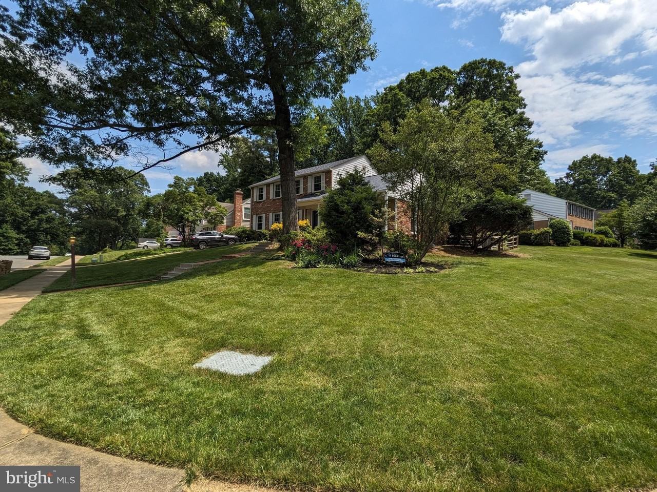 8263 Toll House Rd - Photo 3 of 50
