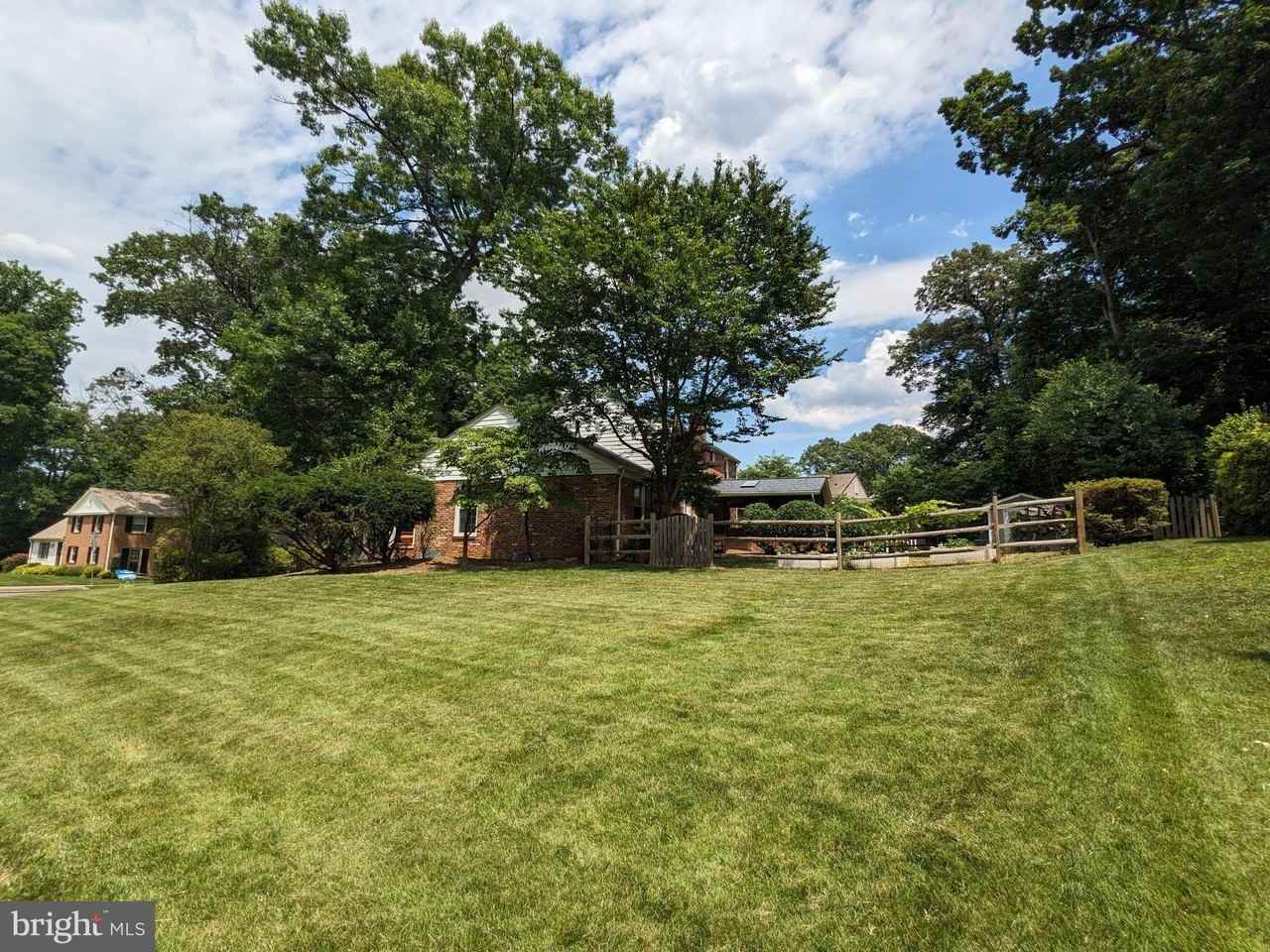 8263 Toll House Rd - Photo 5 of 50