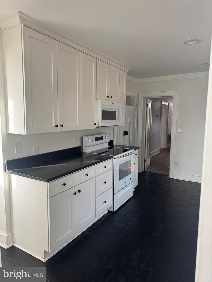 12 Wirt St Nw - Photo 7 of 30