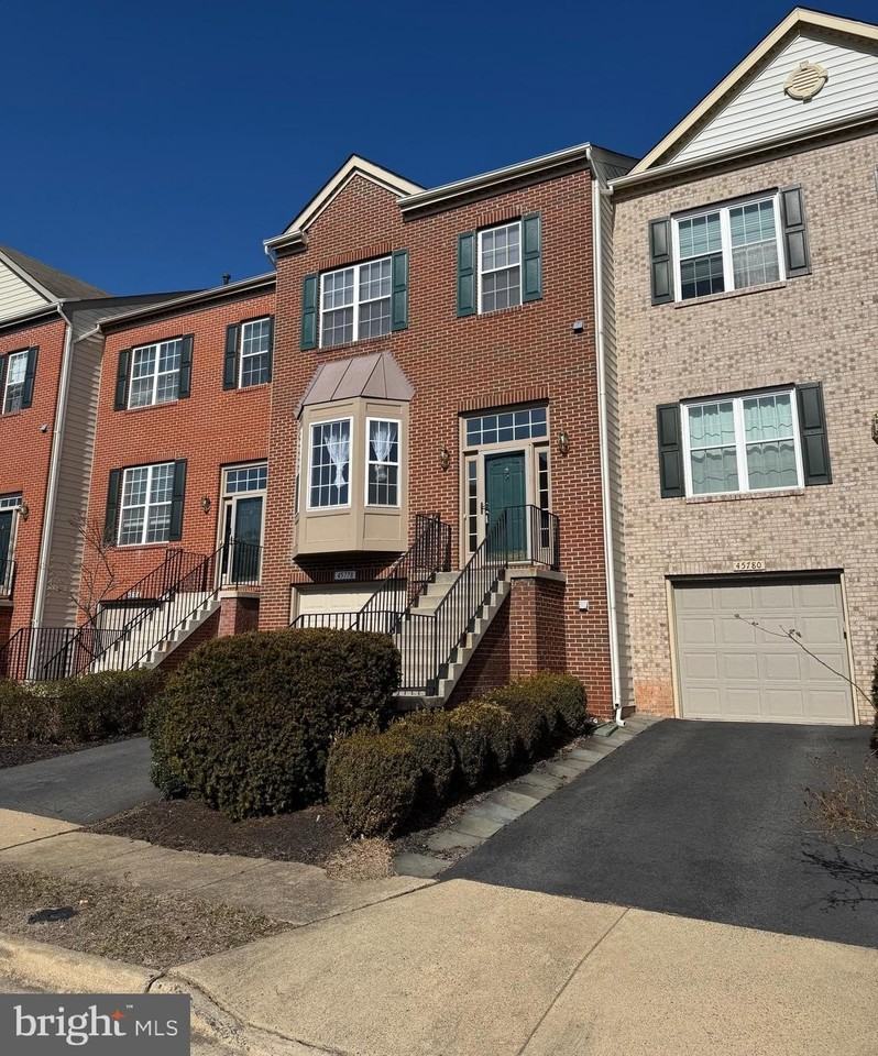 45778 Palace Ter - Photo 2 of 42