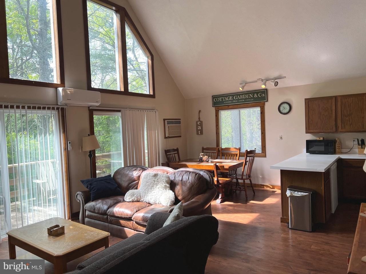 32 Cherry St - Photo 7 of 40