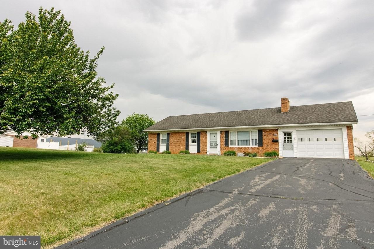 433 Mill Rd - Photo 2 of 36