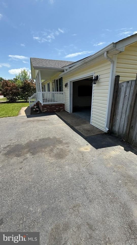 5902 Griffith Way - Photo 3 of 18