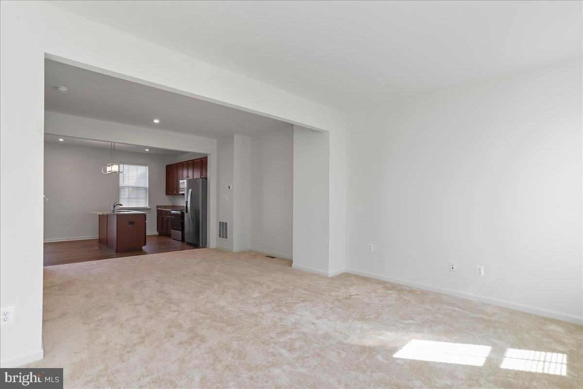 21 Stafford Pl - Photo 4 of 37