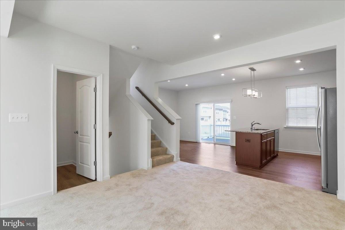 21 Stafford Pl - Photo 7 of 37