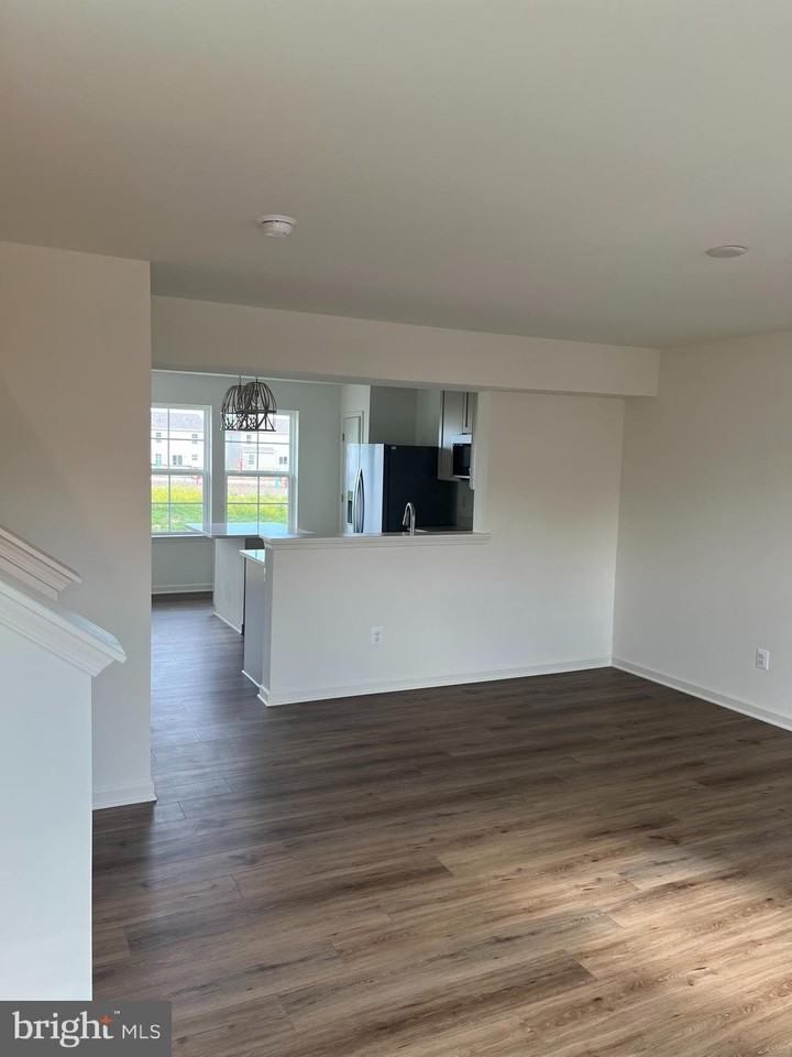 22 Clifton Mnr - Photo 3 of 43