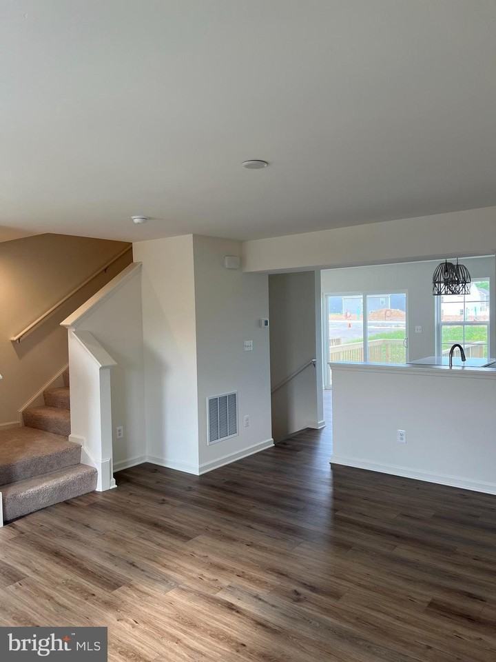 22 Clifton Mnr - Photo 4 of 43