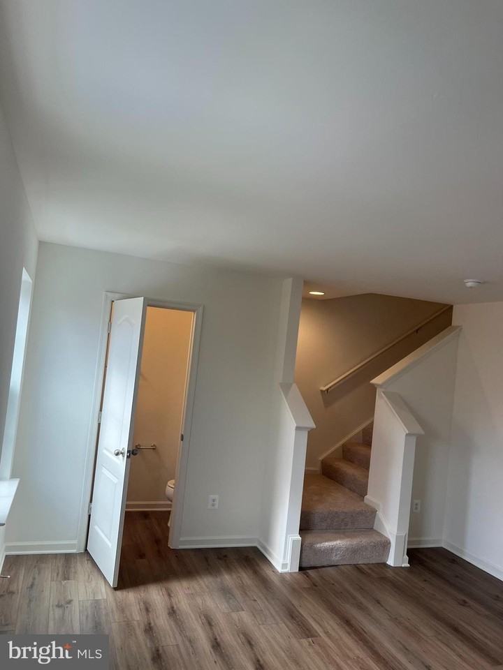 22 Clifton Mnr - Photo 7 of 43