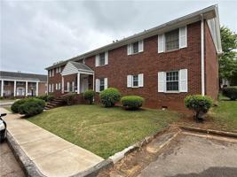 featured image of 110 Westgate Cir #B