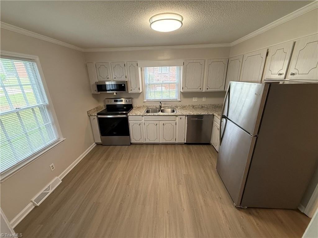 110 Westgate Cir #B - Photo 5 of 12