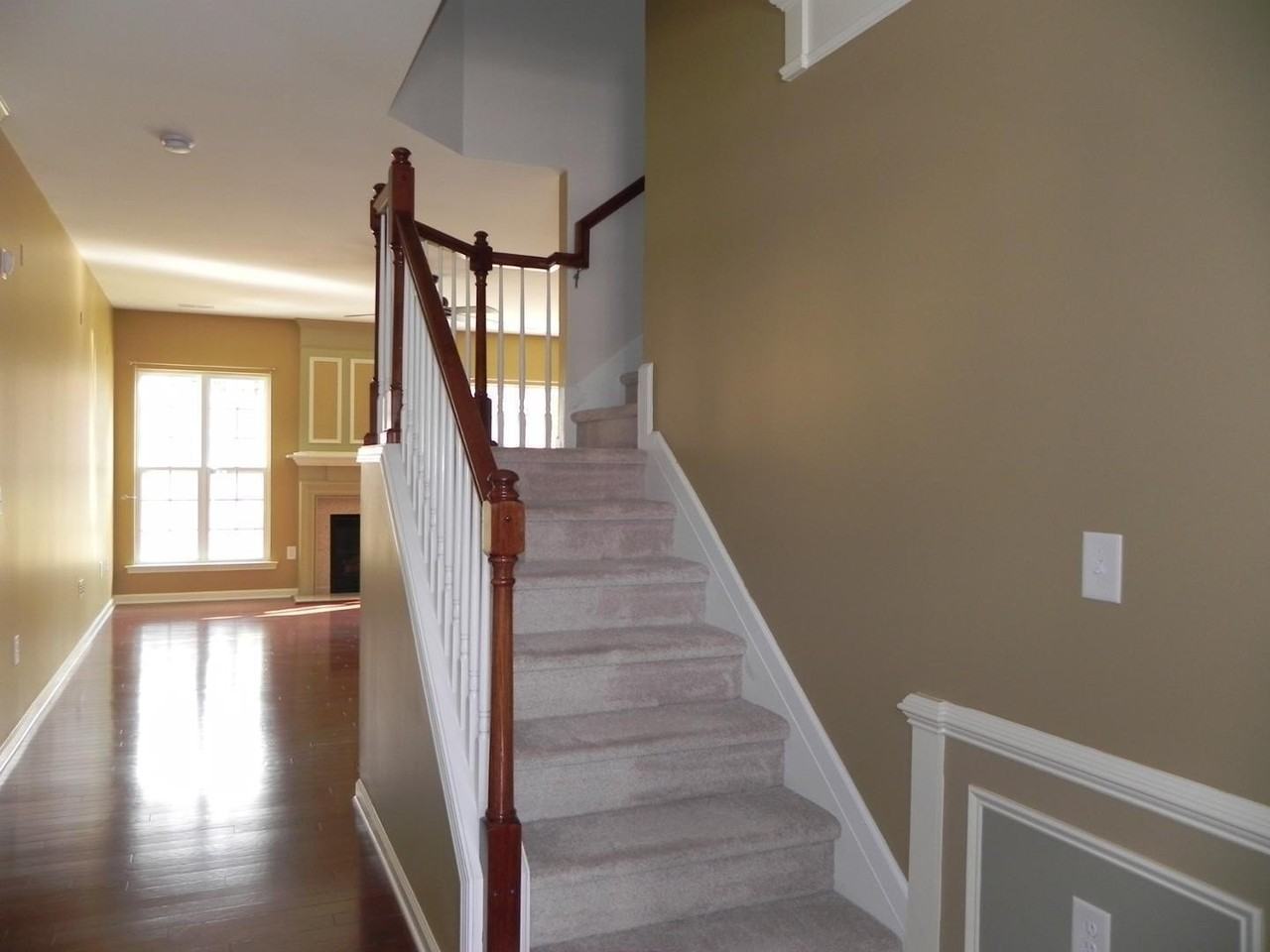 1409 Corwith Dr - Photo 2 of 17