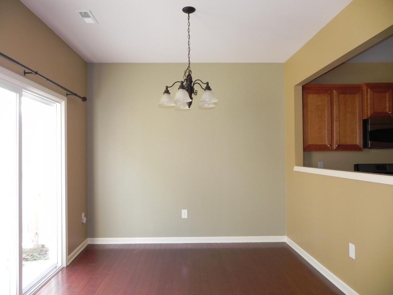 1409 Corwith Dr - Photo 6 of 17