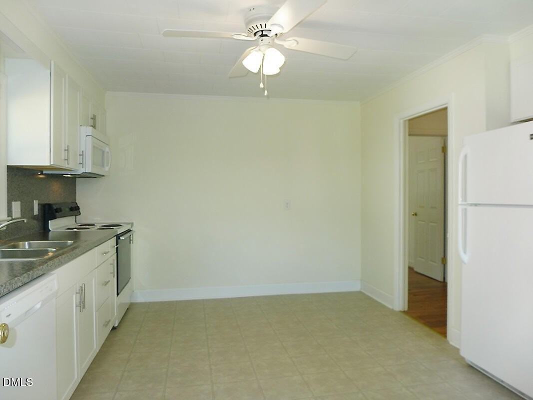 111 Isley St - Photo 7 of 13