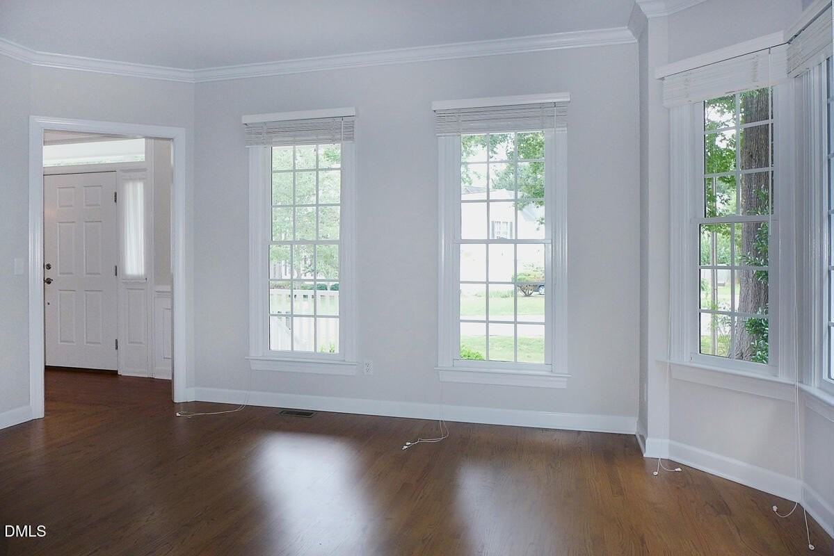3002 Staffield Ln - Photo 4 of 26