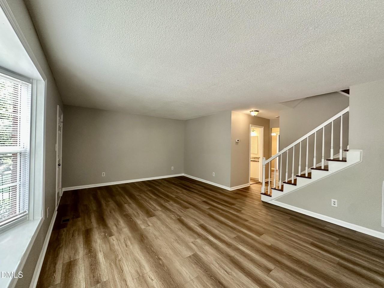 126 Bay Dr - Photo 6 of 24