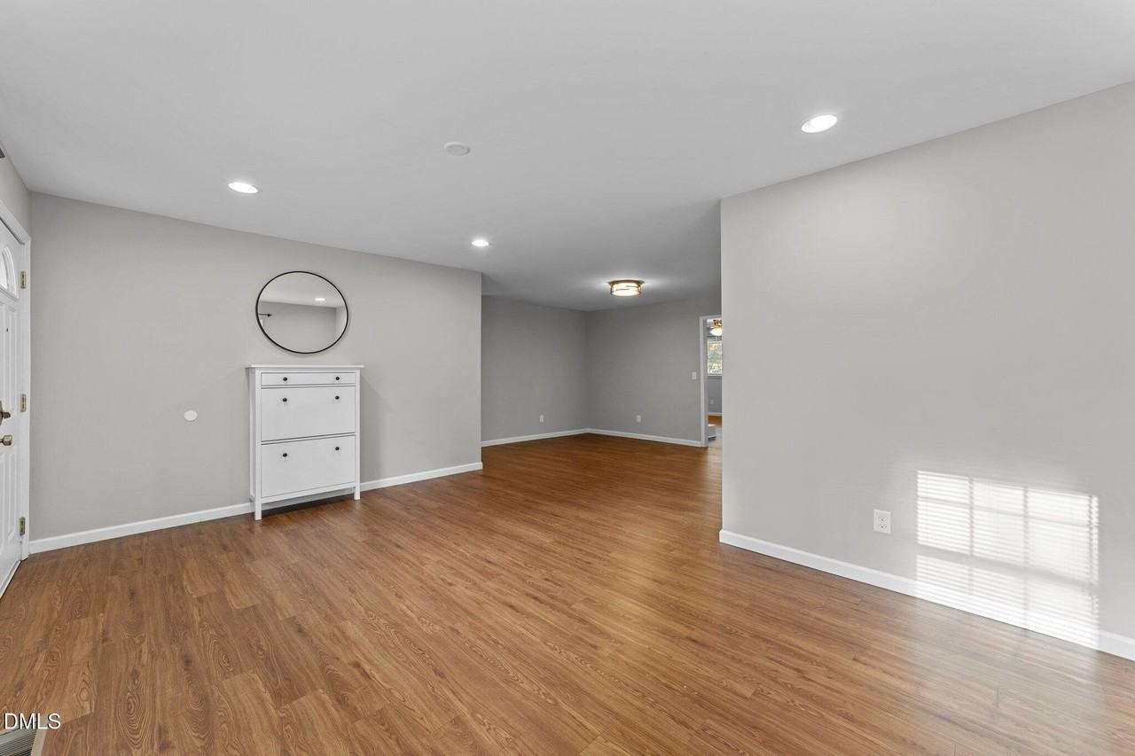 412 2nd St - Photo 4 of 39