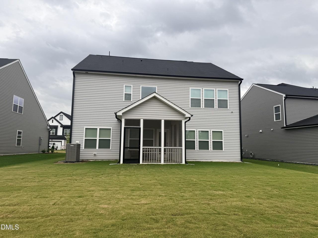 112 Moonflower Ln - Photo 3 of 15