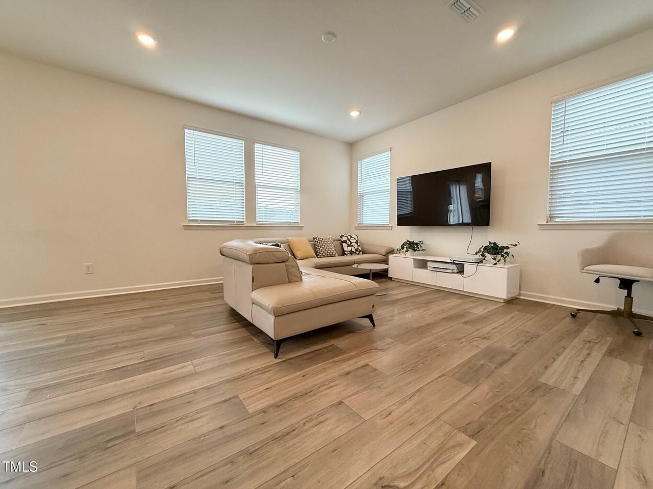 177 Shadowdale Ln - Photo 3 of 27
