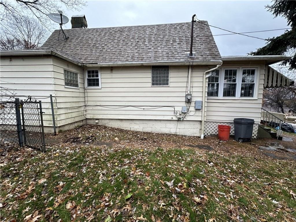 10043 Calvin St - Photo 2 of 16