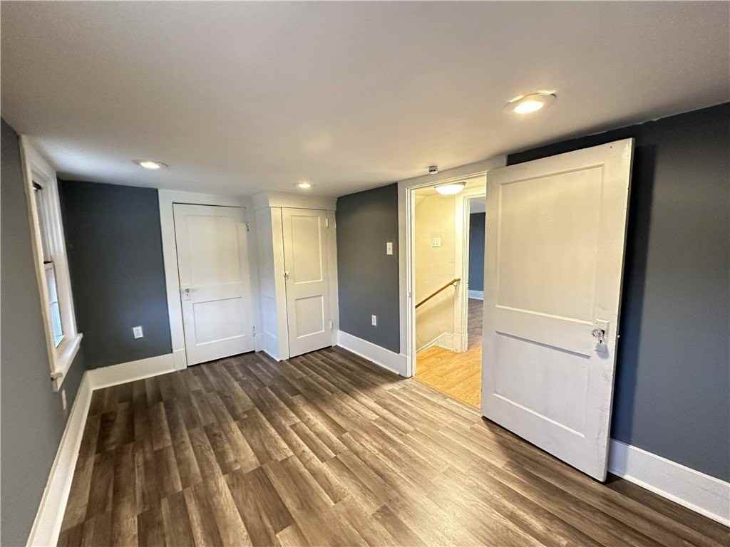 10043 Calvin St - Photo 4 of 16