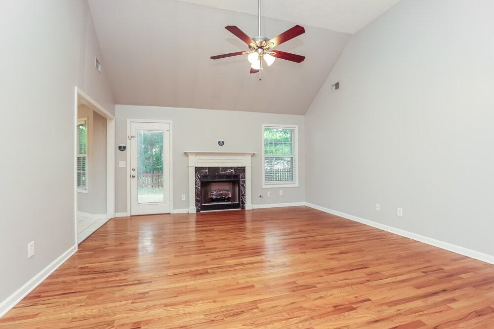 7004 Bridgewater Dr - Photo 3 of 16