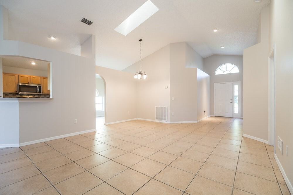3833 Stonefield Dr - Photo 4 of 16