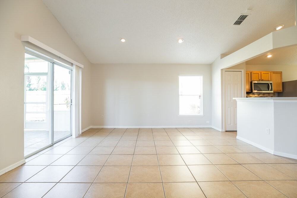 3833 Stonefield Dr - Photo 5 of 16