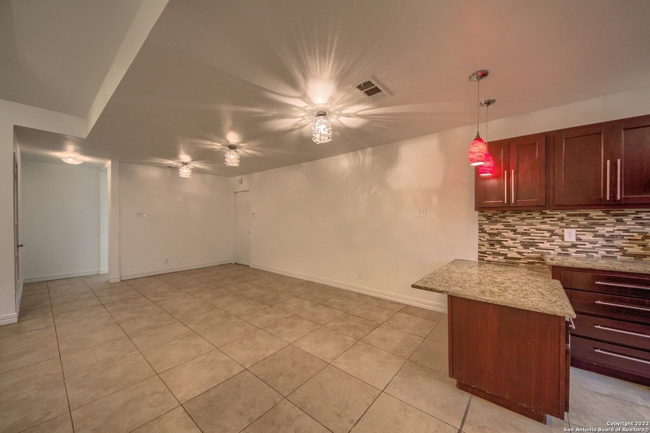 11015 Wedgewood Dr - Photo 3 of 29