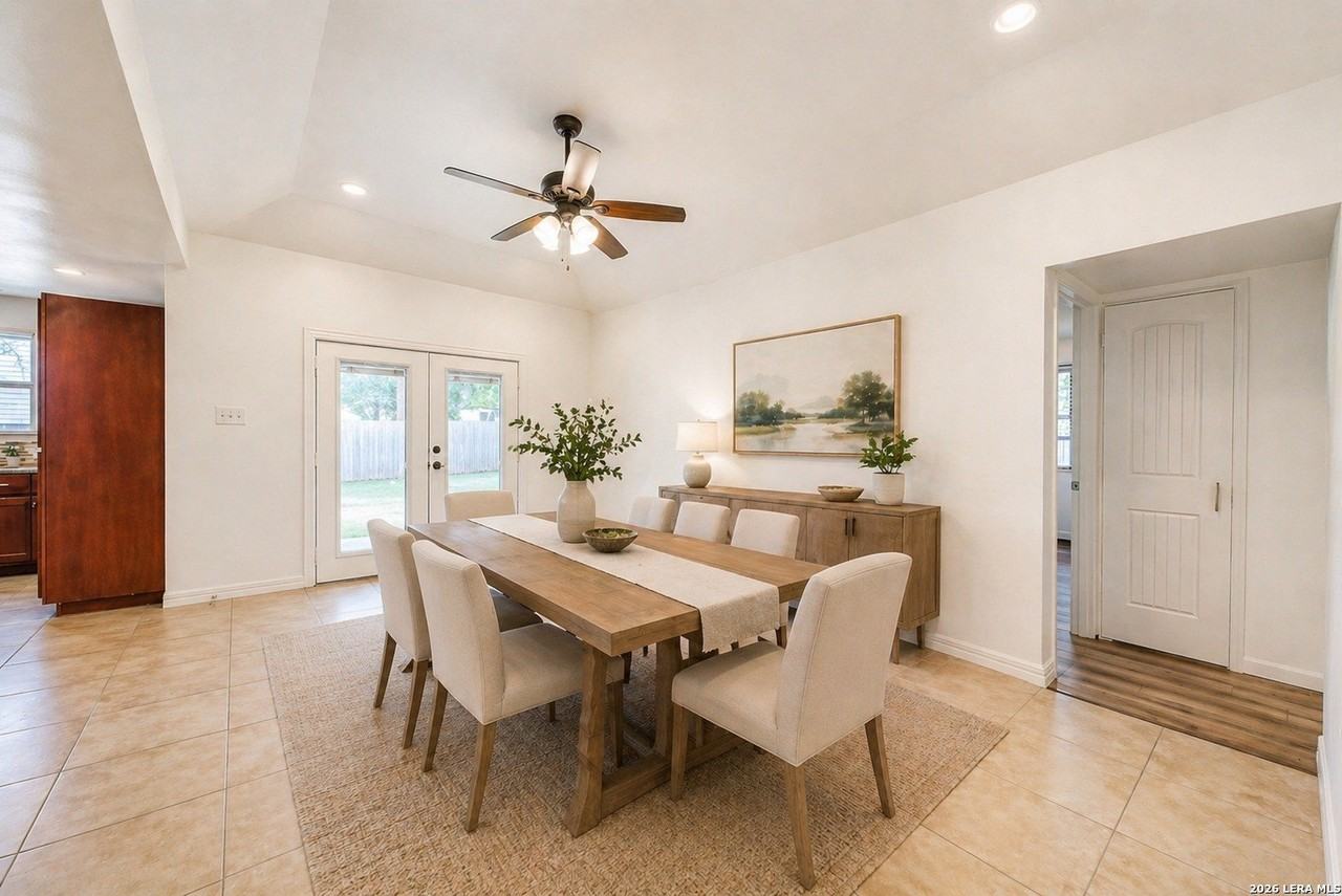 11015 Wedgewood Dr - Photo 4 of 29