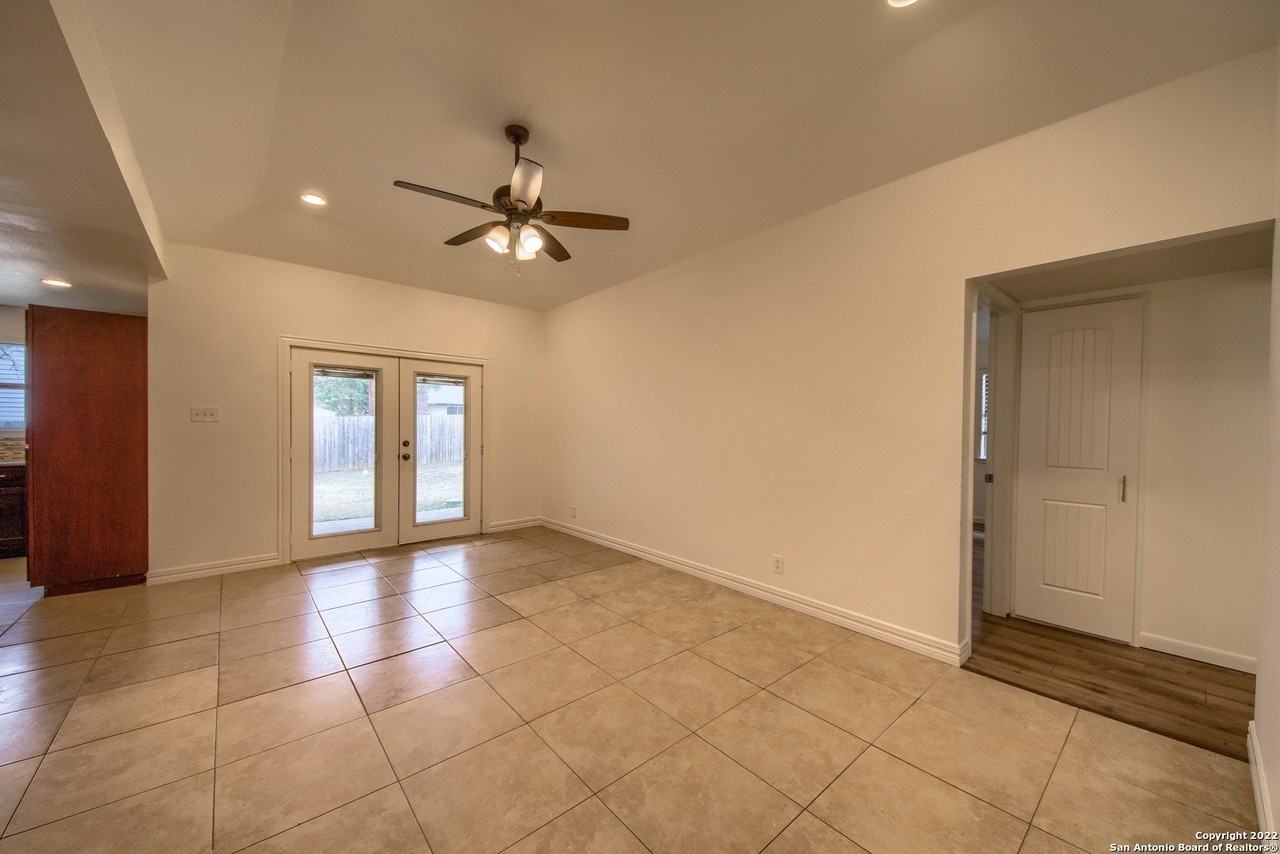 11015 Wedgewood Dr - Photo 5 of 29