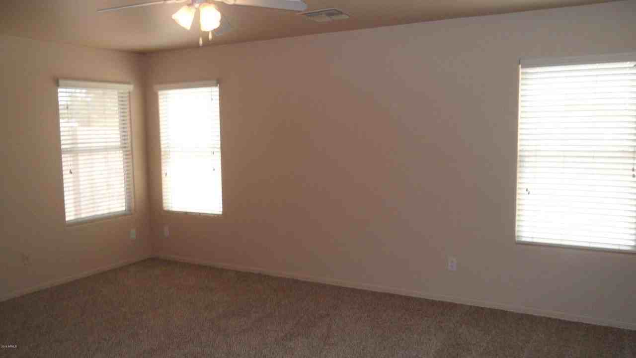 16377 W Cottonwood Street - Photo 5 of 39