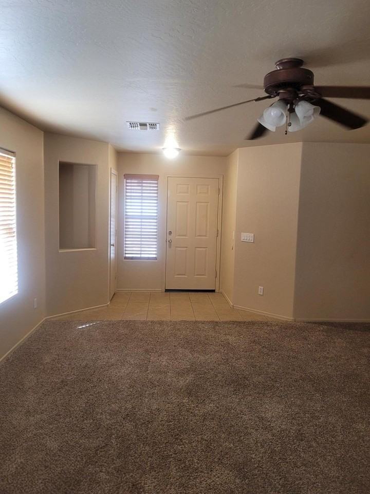 16377 W Cottonwood Street - Photo 6 of 39