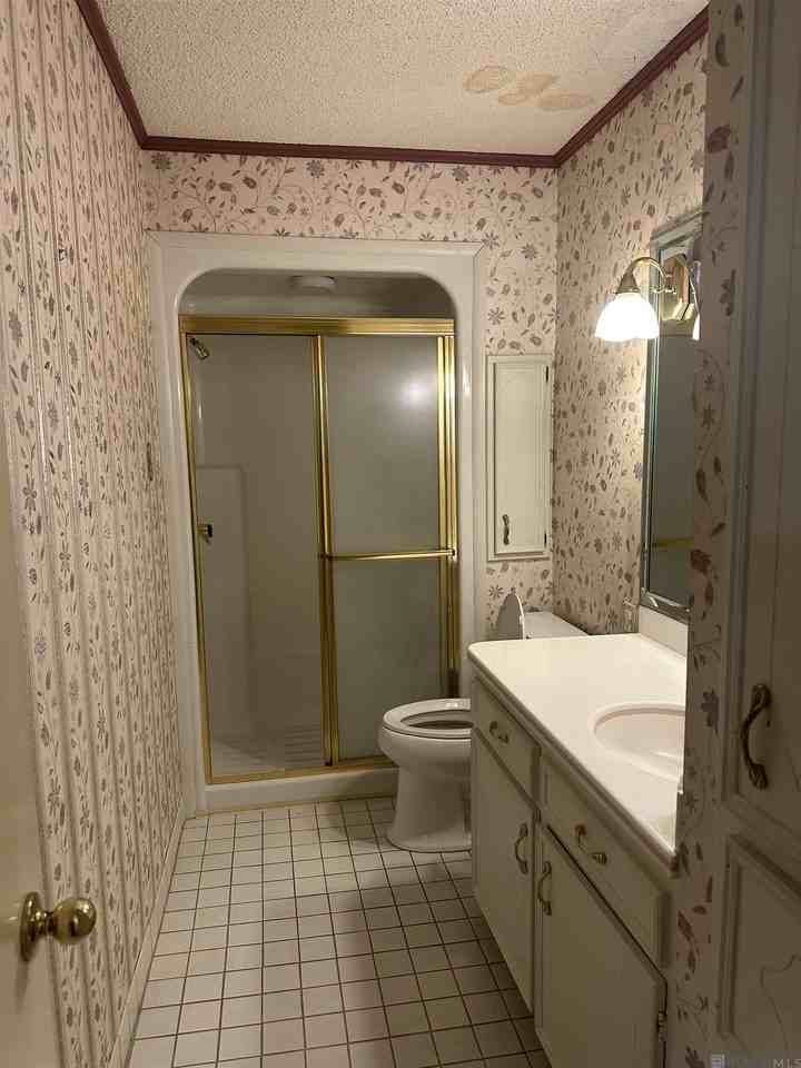 2208 Sprucewood Dr - Photo 3 of 13