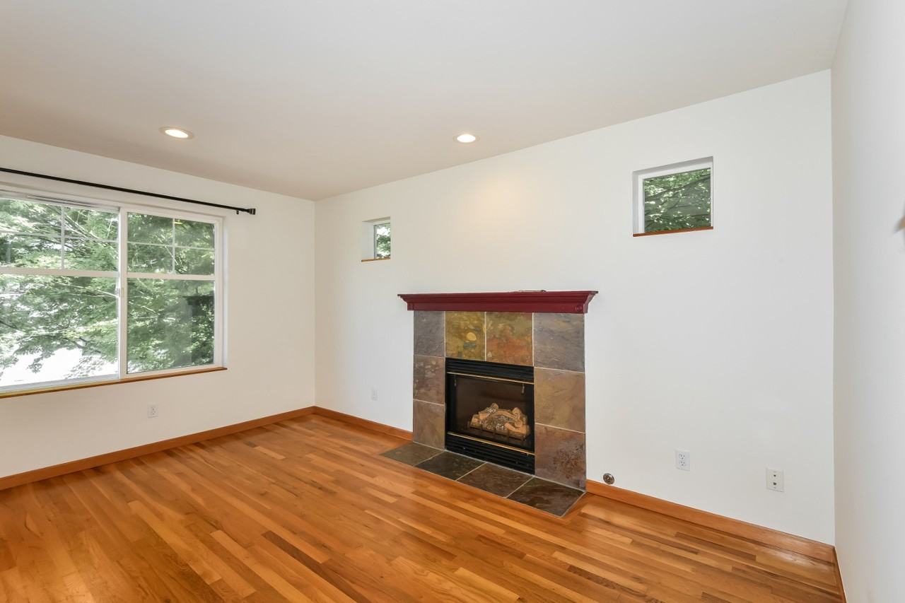 2107 E Jefferson St - Photo 5 of 29