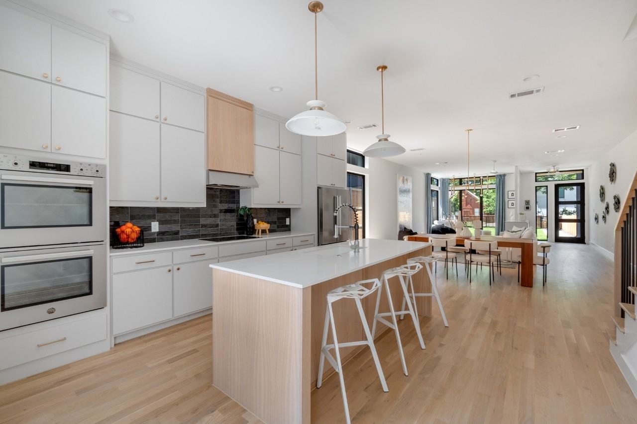 2324 Kirby St - Photo 6 of 32