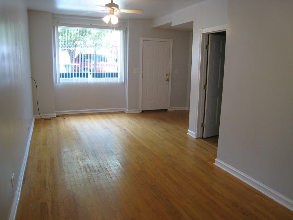1141 W Addison St #G - Photo 4 of 11