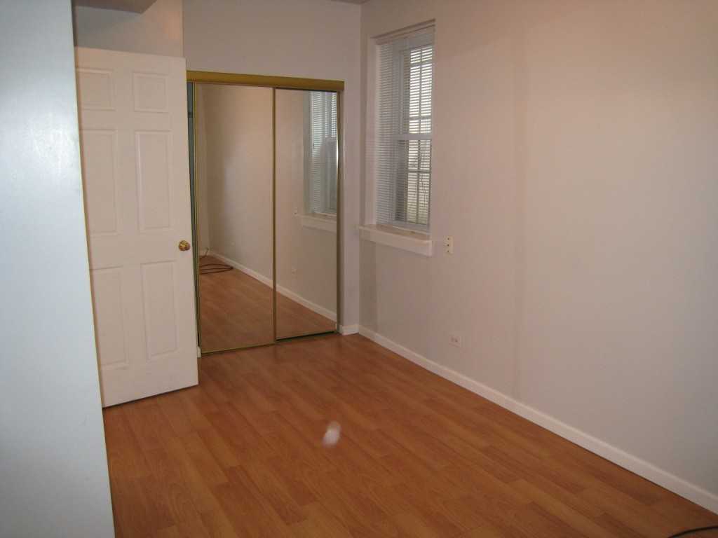 1141 W Addison St #G - Photo 7 of 11