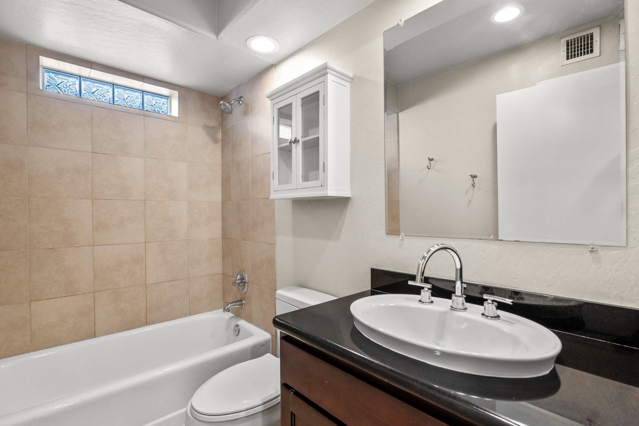 1205 W Roosevelt St #1231 - Photo 7 of 20