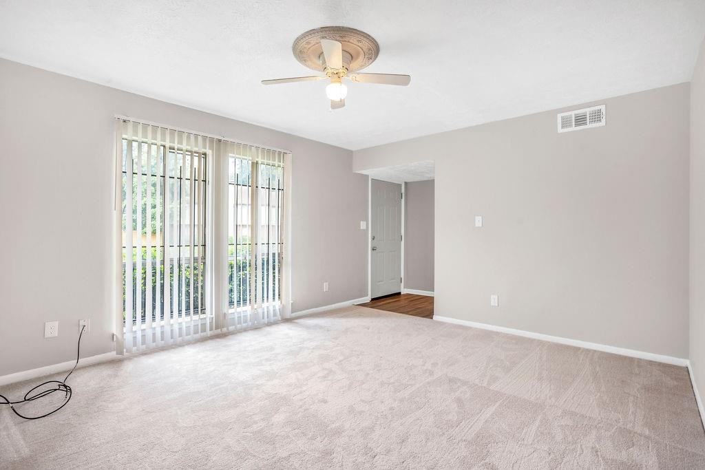 3205 Quincetree Ln - Photo 2 of 11