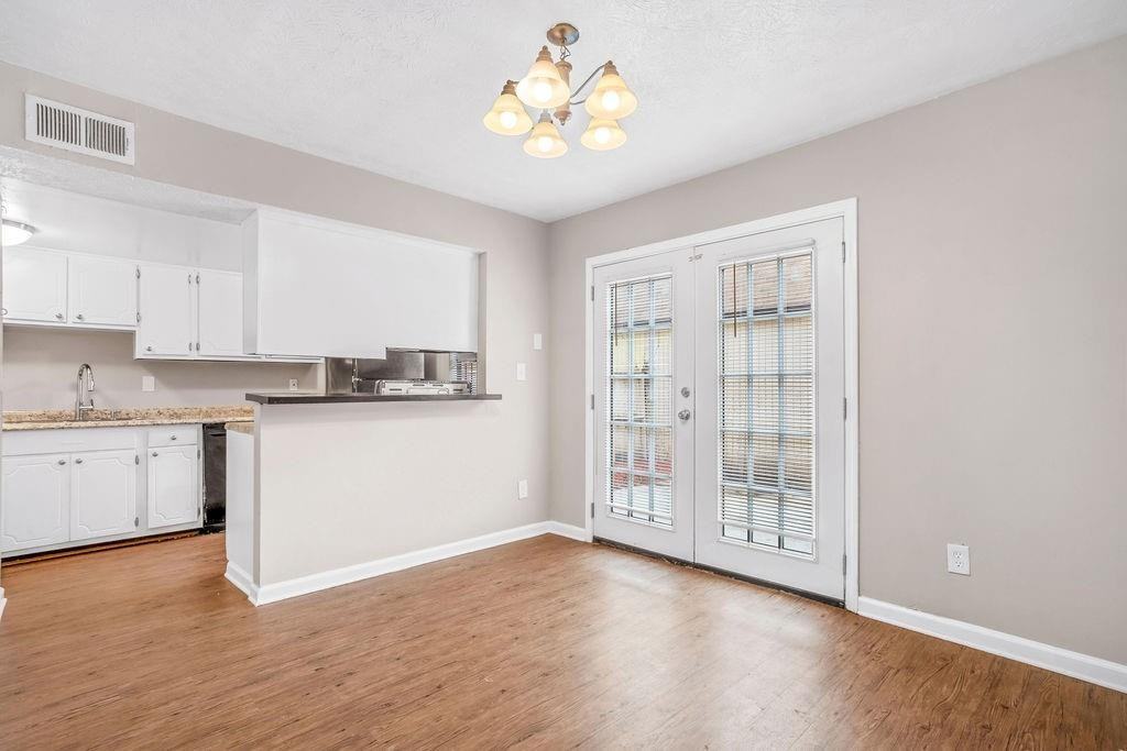 3205 Quincetree Ln - Photo 3 of 11