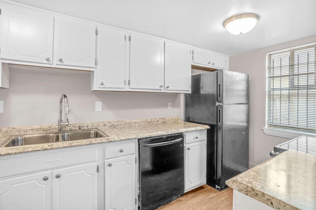 3205 Quincetree Ln - Photo 4 of 11