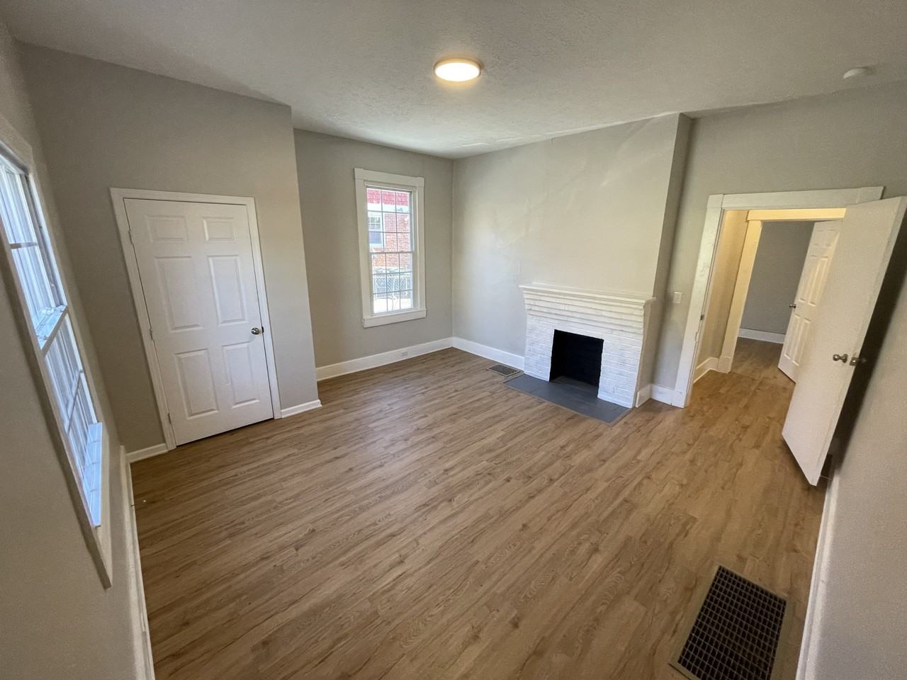 6313 Chandler St - Photo 5 of 16