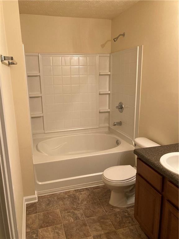 8202 Fairington Ridge Cir - Photo 2 of 8
