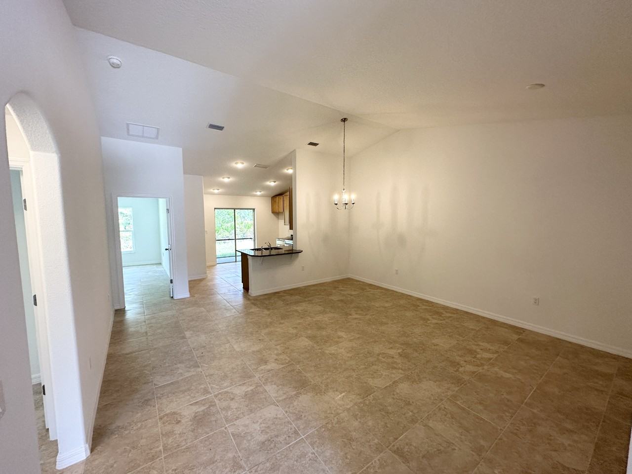 14 Sleigh Bell Pl #B - Photo 3 of 21