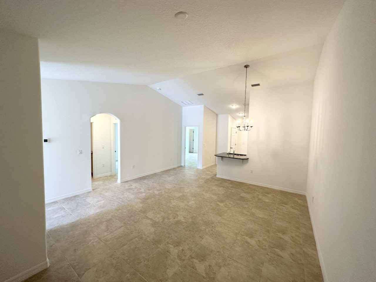 14 Sleigh Bell Pl #B - Photo 4 of 21